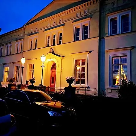 منتجع Palac Kwilecki -agroturystyka Premium & *